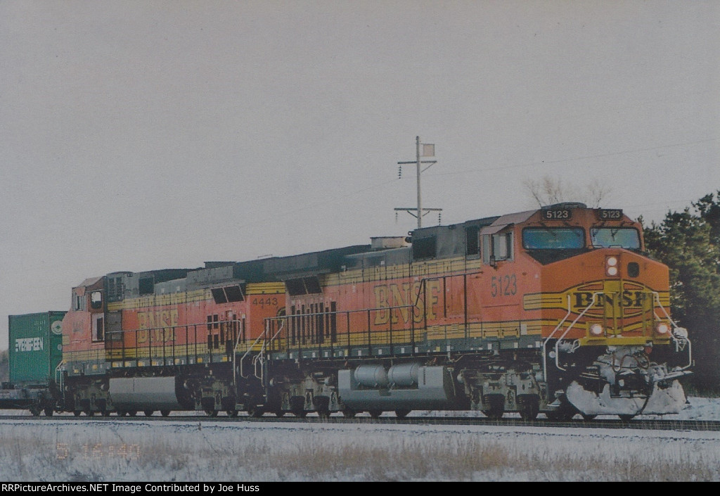 BNSF 5123 West